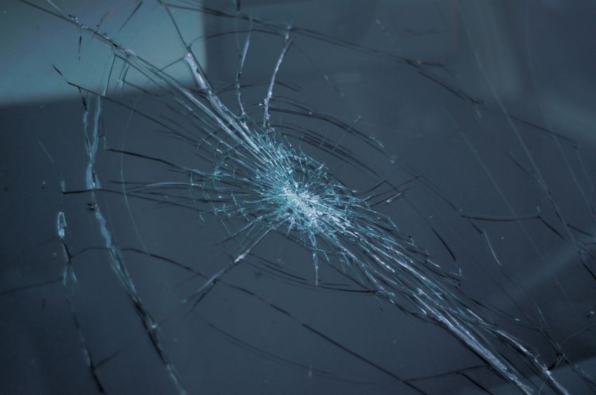 10807468 - broken windshield