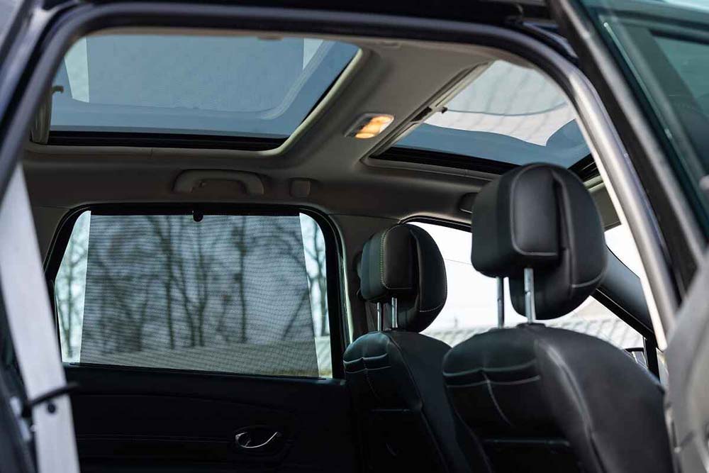 tinted sunroof